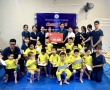 Hội Cứu trợ trẻ em tàn tật Việt Nam trao tặng quà cho các cháu khuyết tật tại Trung tâm Dạy nghề nhân đạo và tạo việc làm cho trẻ em tàn tật Việt Nam và Nhà Cứu trợ TEKTTT Ngôi nhà hạnh phúc